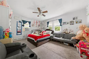 16 Edwards Ave, Calverton, NY 11933 - Photo 9