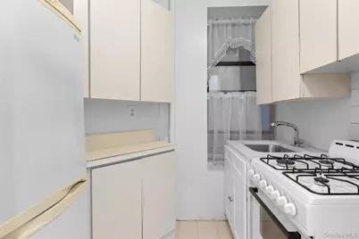 246 E 51st Street #7, New York, NY 10022 - Photo 5