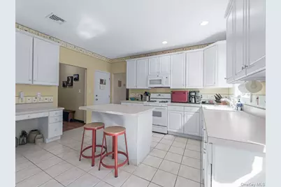 171 Glen Avenue, Sea Cliff, NY 11579 - Photo 13