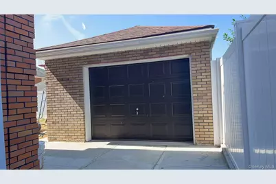 1111 Clarence Avenue, Bronx, NY 10465 - Photo 9