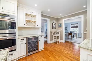 34 St Thomas Pl, Malverne, NY 11565 - Photo 9