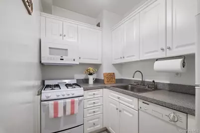 281 Garth Road #A6D, Scarsdale, NY 10583 - Photo 7