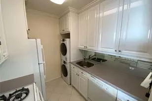 271-10 Grand Central Pkwy, Floral Park, NY 11005 - Photo 9