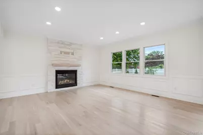 15 Lorraine Street, Syosset, NY 11791 - Photo 11