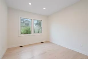 15 Lorraine St, Syosset, NY 11791 - Photo 23