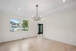 15 Lorraine St, Syosset, NY 11791 - Photo 13