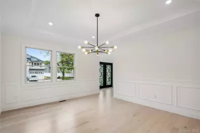 15 Lorraine Street, Syosset, NY 11791 - Photo 9