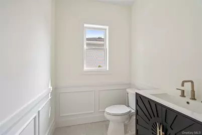 15 Lorraine Street, Syosset, NY 11791 - Photo 11