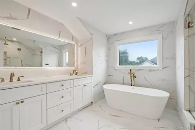 15 Lorraine Street, Syosset, NY 11791 - Photo 17