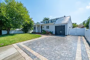 1020 Henhawk Rd, Baldwin, NY 11510 - Photo 3