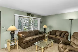 2479 Tonquin St, East Meadow, NY 11554 - Photo 5