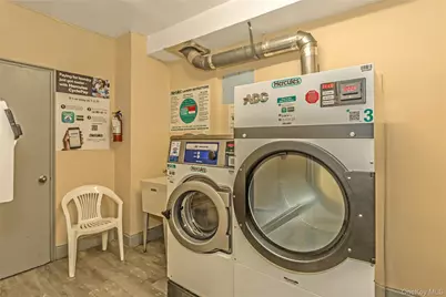 250 W Merrick Road #2L, Freeport, NY 11520 - Photo 17