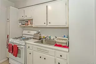 250 W Merrick Rd, Freeport, NY 11520 - Photo 9