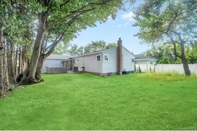 3771 Jerusalem Avenue, Seaford, NY 11783 - Photo 5