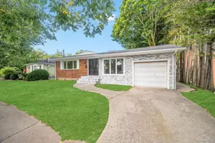 3771 Jerusalem Ave, Seaford, NY 11783 - Photo 3