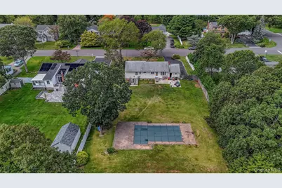 293 Blake Avenue, Bohemia, NY 11716 - Photo 5