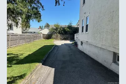 61 Nassau Avenue #2nd Fl, Glen Cove, NY 11542 - Photo 9