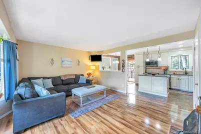 342 Oakland Avenue, Miller Place, NY 11764 - Photo 15