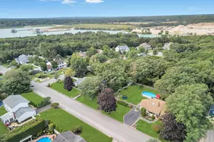 342 Oakland Ave, Miller Place, NY 11764 - Photo 7