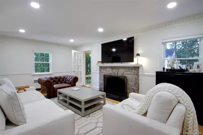 39 Squirrel Hill Road, East Hills, NY 11577 - Photo 9