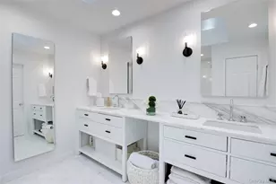 39 Squirrel Hill Rd, East Hills, NY 11577 - Photo 19