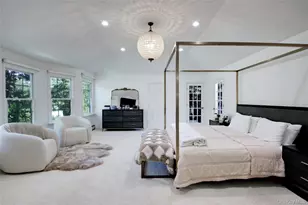 39 Squirrel Hill Rd, East Hills, NY 11577 - Photo 17