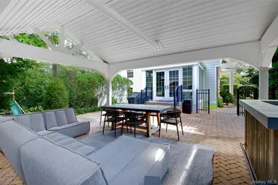 39 Squirrel Hill Road, East Hills, NY 11577 - Photo 31