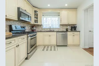 53 Maple Street, Roslyn Heights, NY 11577 - Photo 7