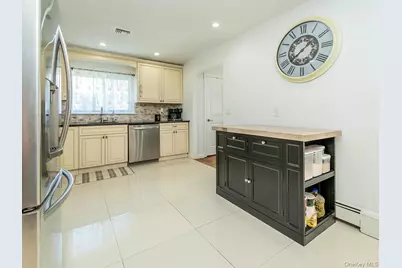 53 Maple Street, Roslyn Heights, NY 11577 - Photo 9