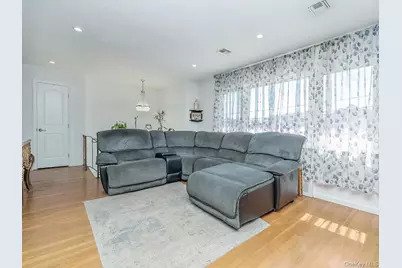 53 Maple Street, Roslyn Heights, NY 11577 - Photo 3