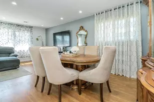 53 Maple St, Roslyn Heights, NY 11577 - Photo 5