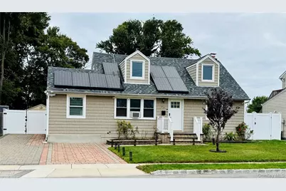 27 Central Avenue, North Babylon, NY 11703 - Photo 1