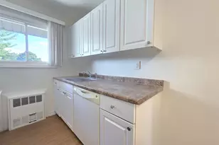 265 Edmunton, North Babylon, NY 11703 - Photo 9