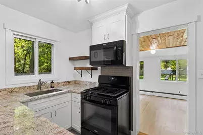 44 S Swezeytown Road, Middle Island, NY 11953 - Photo 9