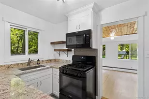 44 S Swezeytown Rd, Middle Island, NY 11953 - Photo 9