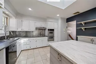 49 N Lorna Ln, Suffern, NY 10901 - Photo 5