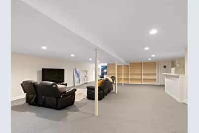 215 N Brookside Avenue, Freeport, NY 11520 - Photo 11