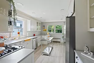 215 N Brookside Ave, Freeport, NY 11520 - Photo 13