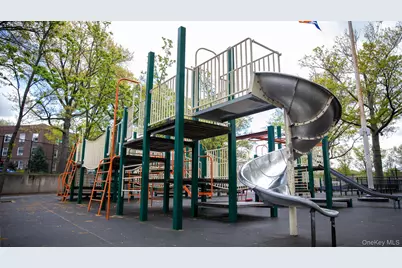 141-39 Union Turnpike #1-O, Flushing, NY 11367 - Photo 11