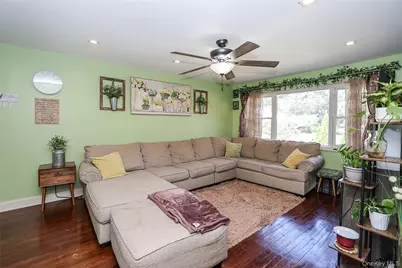 1078 Northgate Court, Uniondale, NY 11553 - Photo 3