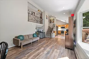 214 Haypath Rd, Old Bethpage, NY 11804 - Photo 15