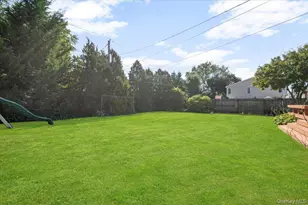 214 Haypath Rd, Old Bethpage, NY 11804 - Photo 23