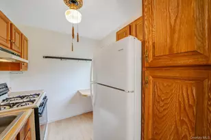 44 Nathan Hale Dr, Huntington, NY 11743 - Photo 13