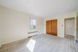 44 Nathan Hale Dr, Huntington, NY 11743 - Photo 15