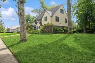 187 Moore Ave, Freeport, NY 11520 - Photo 7