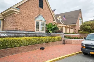 208-06 Robert Rd, Bayside, NY 11360 - Photo 19