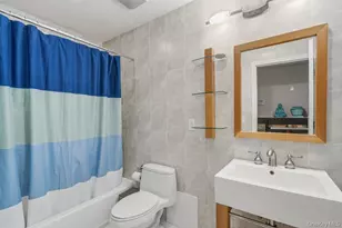 8 Duke Pl, Glen Cove, NY 11542 - Photo 15