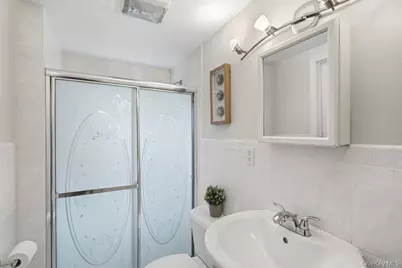 8 Duke Place, Glen Cove, NY 11542 - Photo 11