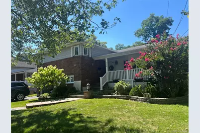 614 Bond Court, Merrick, NY 11566 - Photo 3