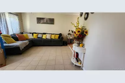 109 Merrill Street, Brentwood, NY 11717 - Photo 11